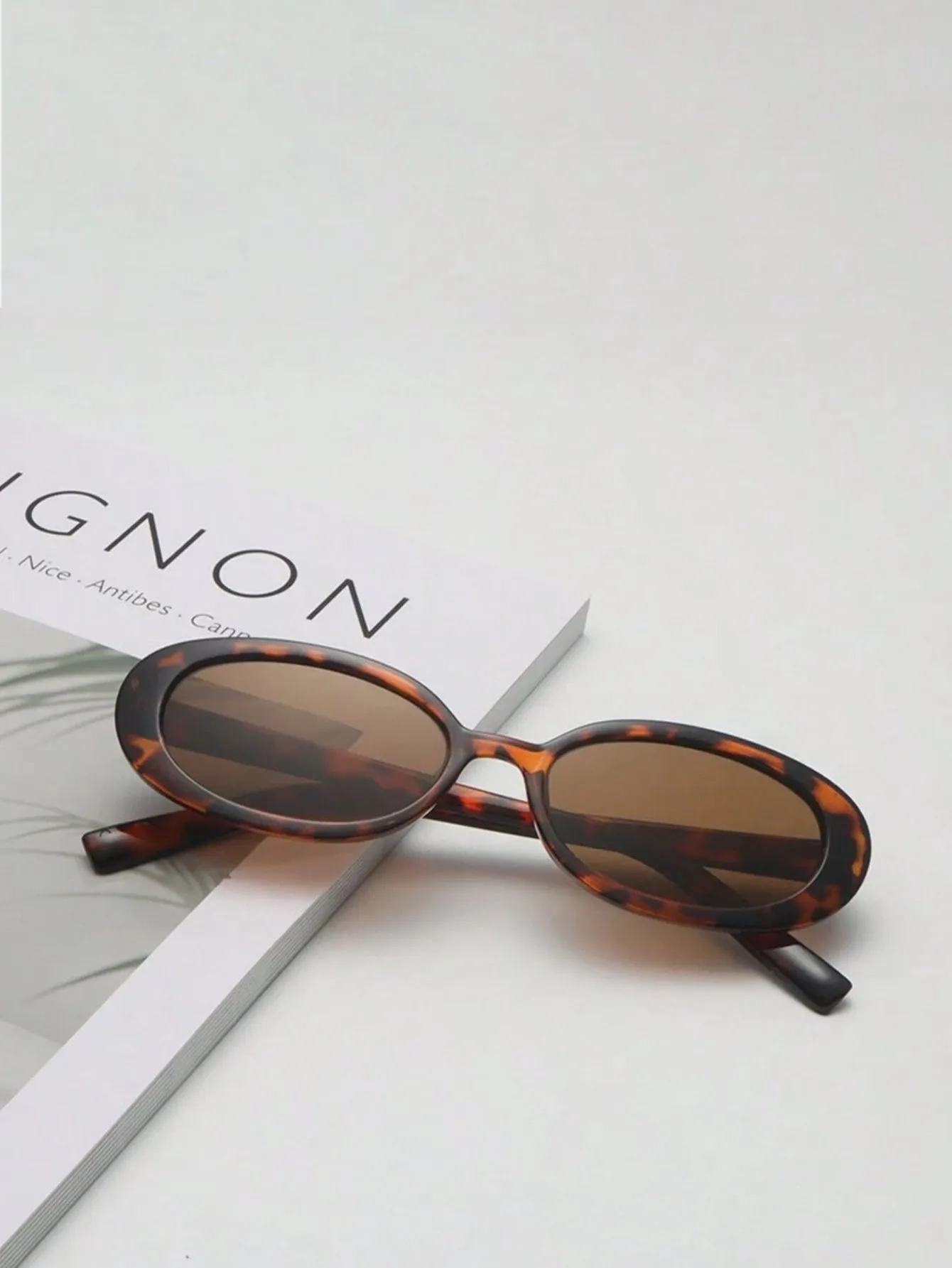 1pc Simple Frame Oval Sunglasses- FD ⚡