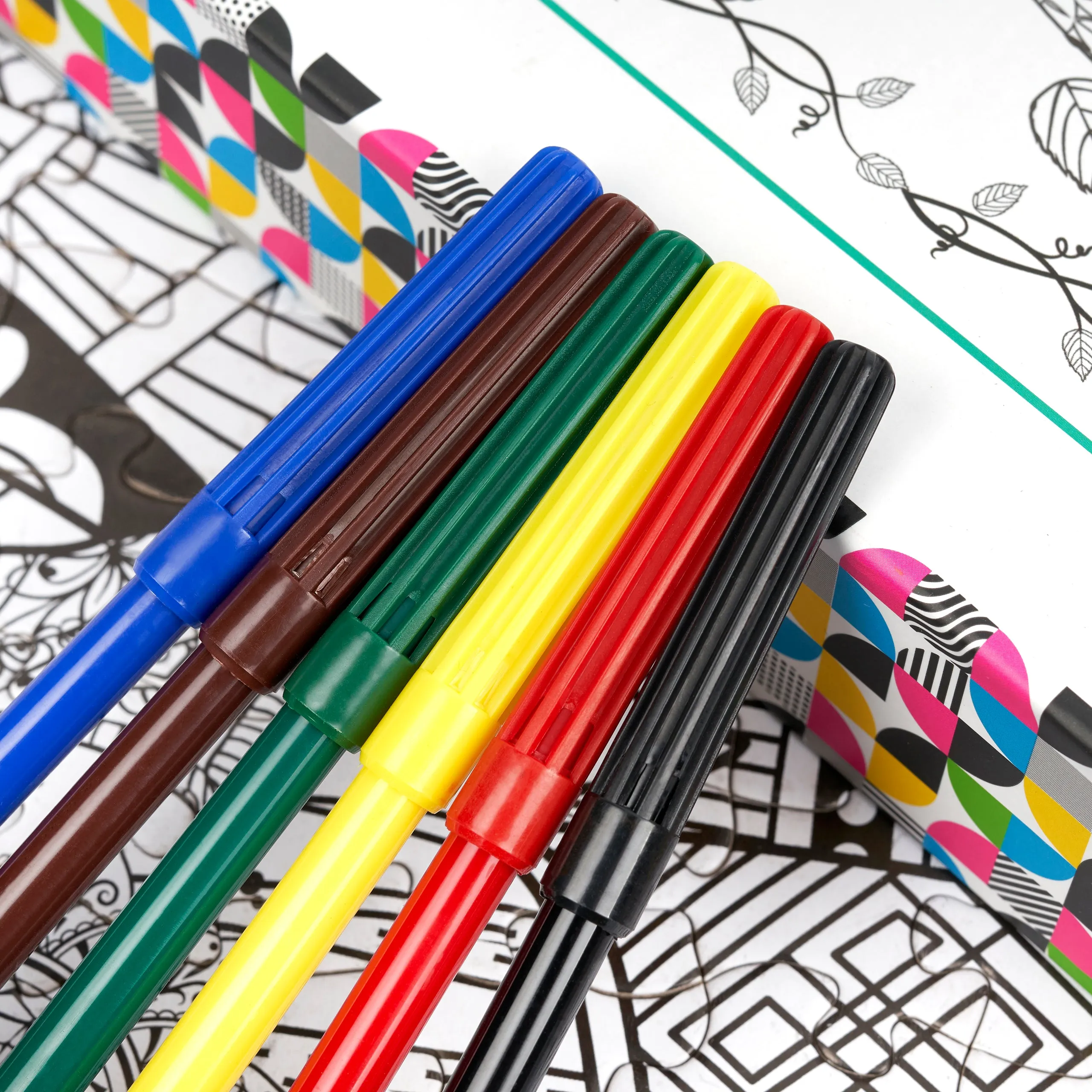 500pcs Colour-In Elephant Puzzle with 6 Pens