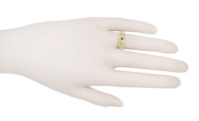 Edwardian Scroll Filigree Sapphire Ring in 14 Karat Yellow Gold