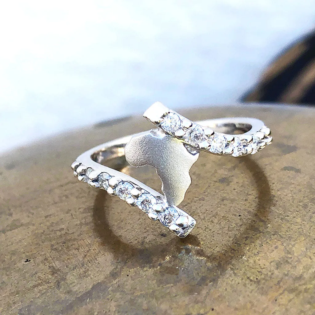Elegant Twist Africa White Gold Diamond Ring