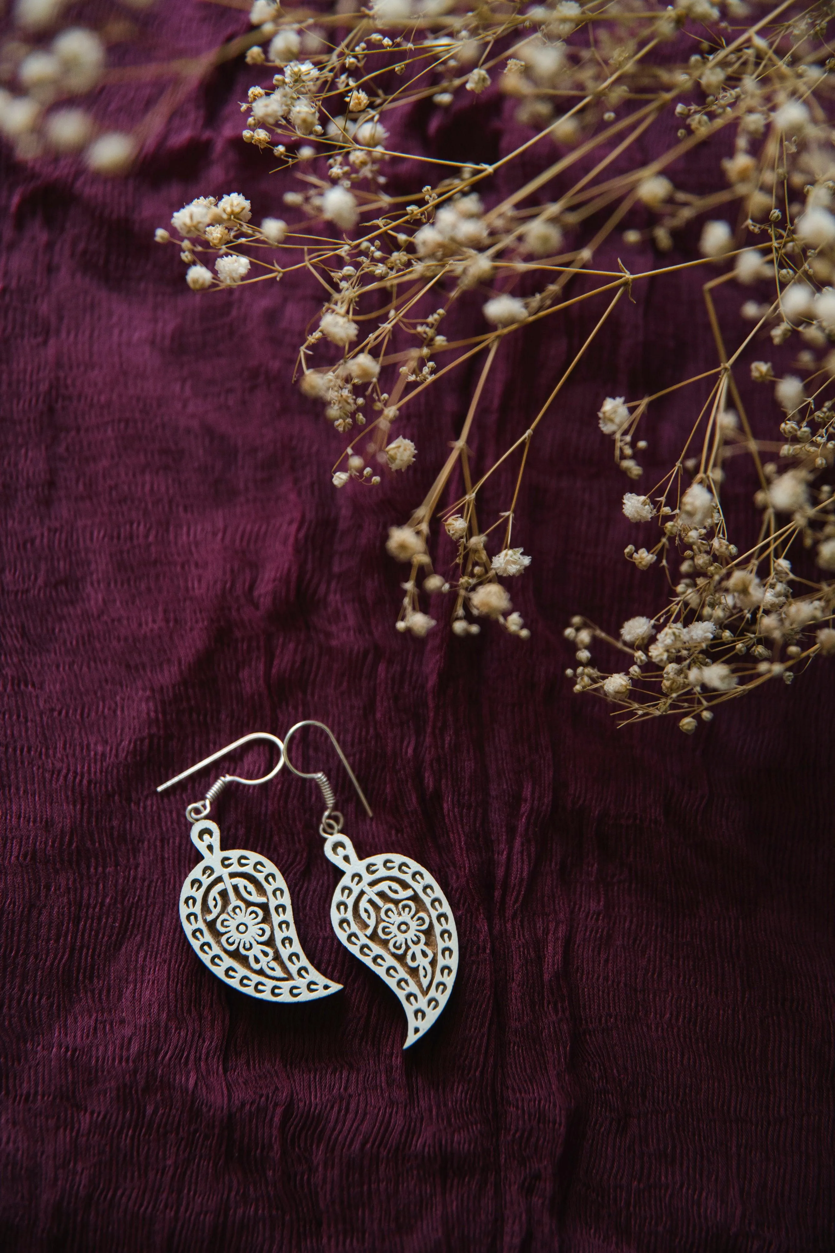 Kaisori Wood Earrings- Paan