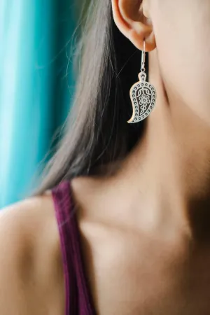 Kaisori Wood Earrings- Paan