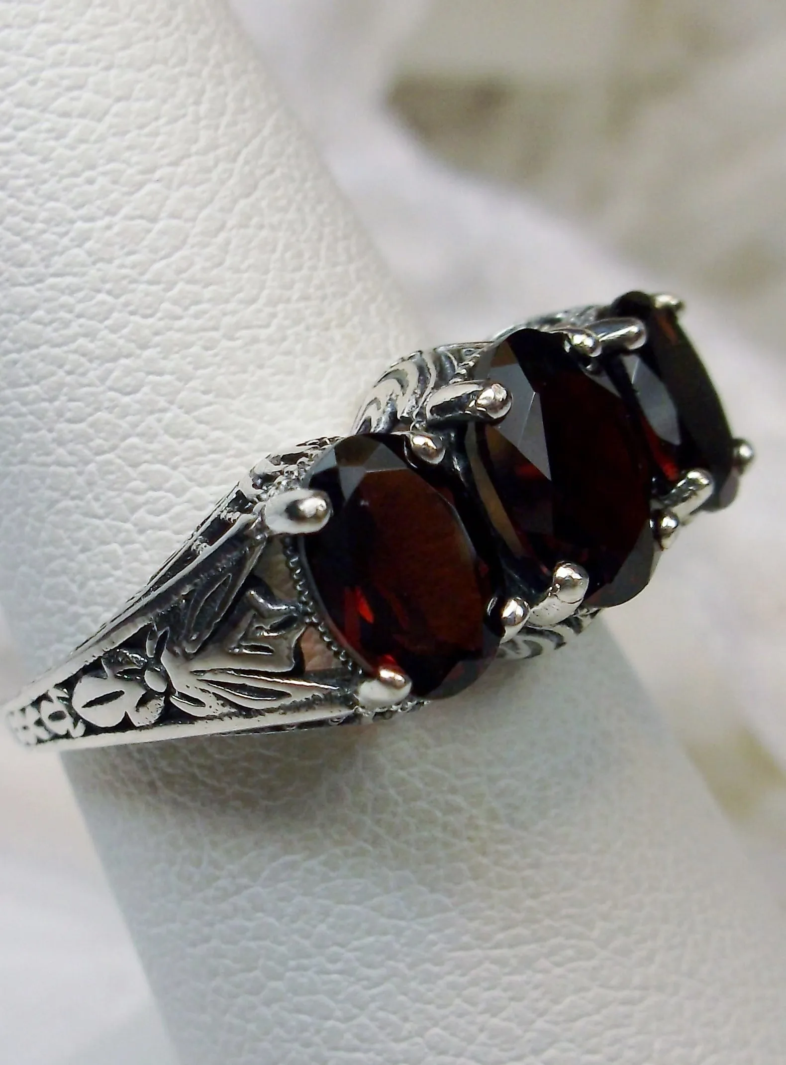 Natural Garnet Ring, Trinity (3Gem) Ring, Vintage Jewelry #D41