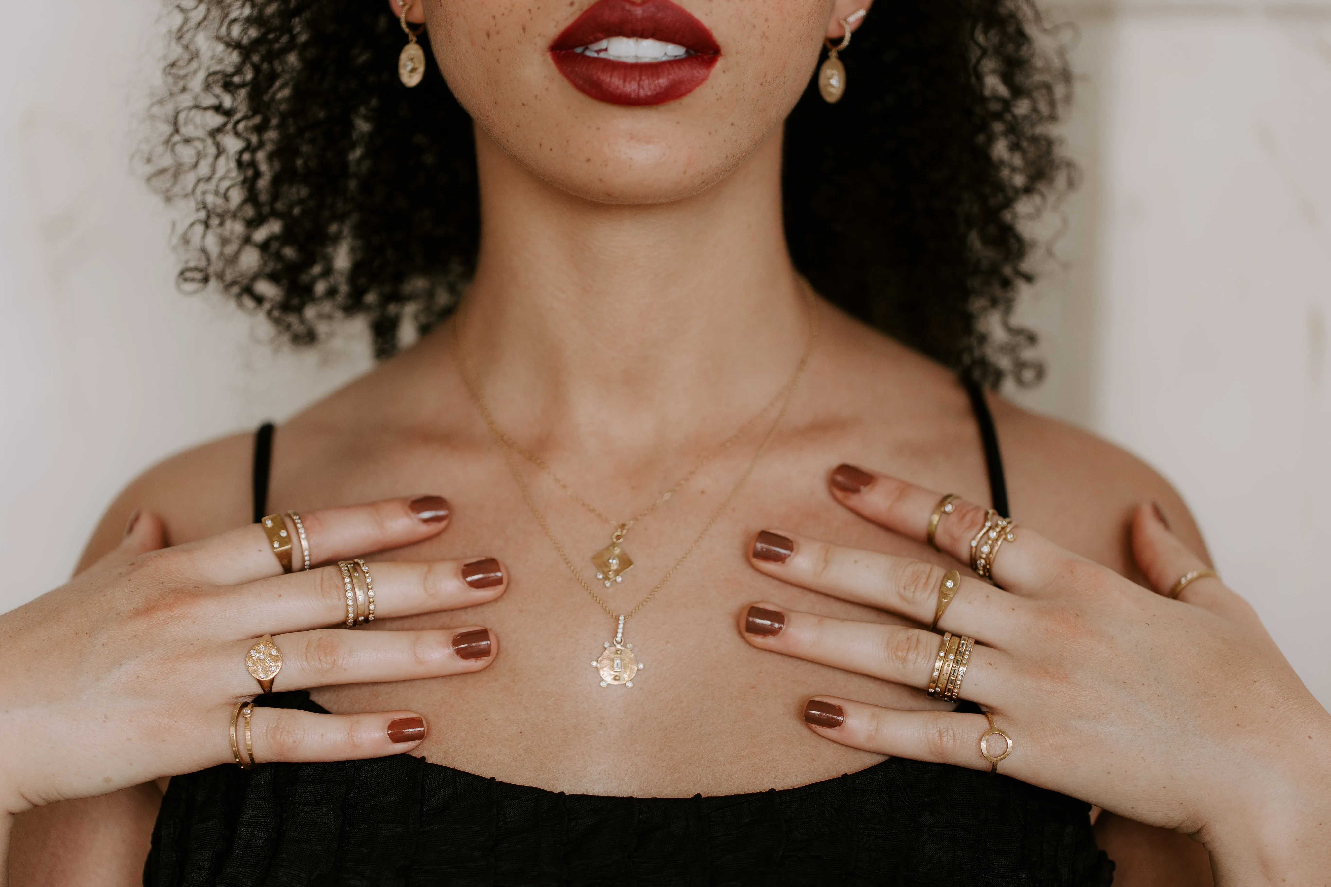 Oval Diamond Signet - Gold