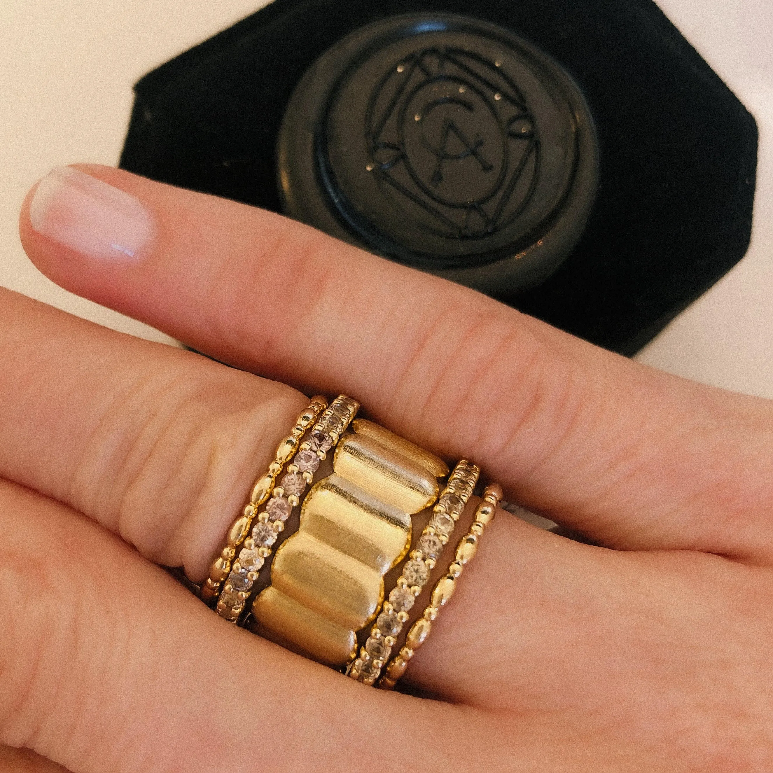 Petite Motif Band