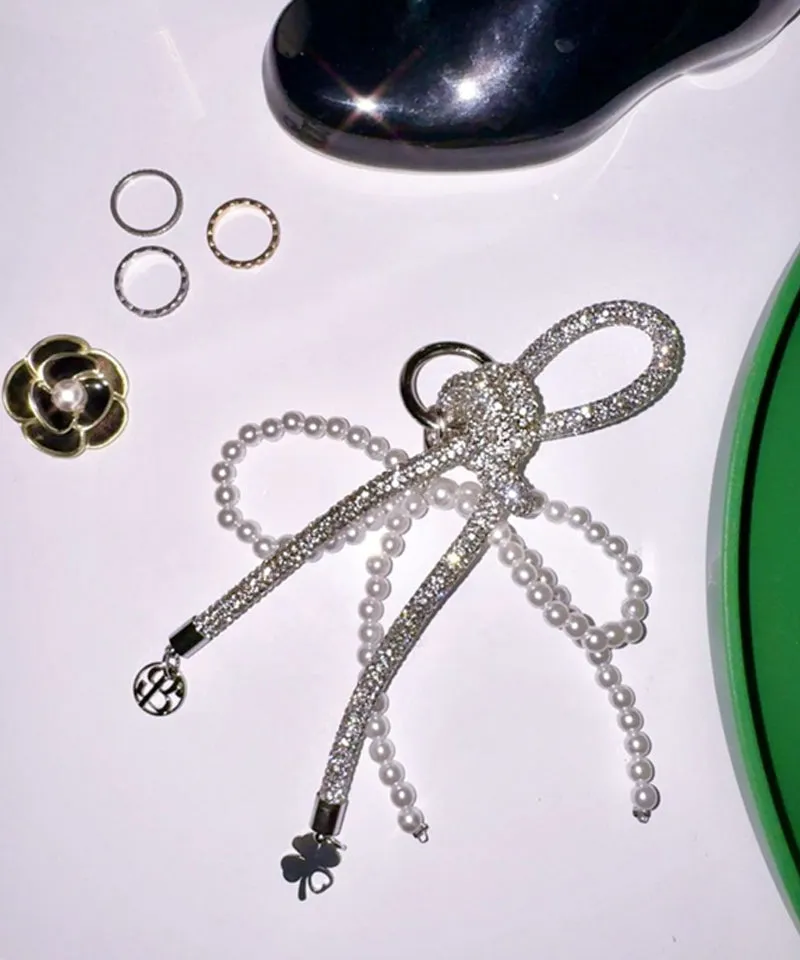 POSHERD Sparkling Pearl Keyring - Silver