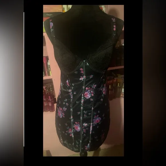 VICTORIA'S SECRET Stretch Satin Corset Mini Slip
