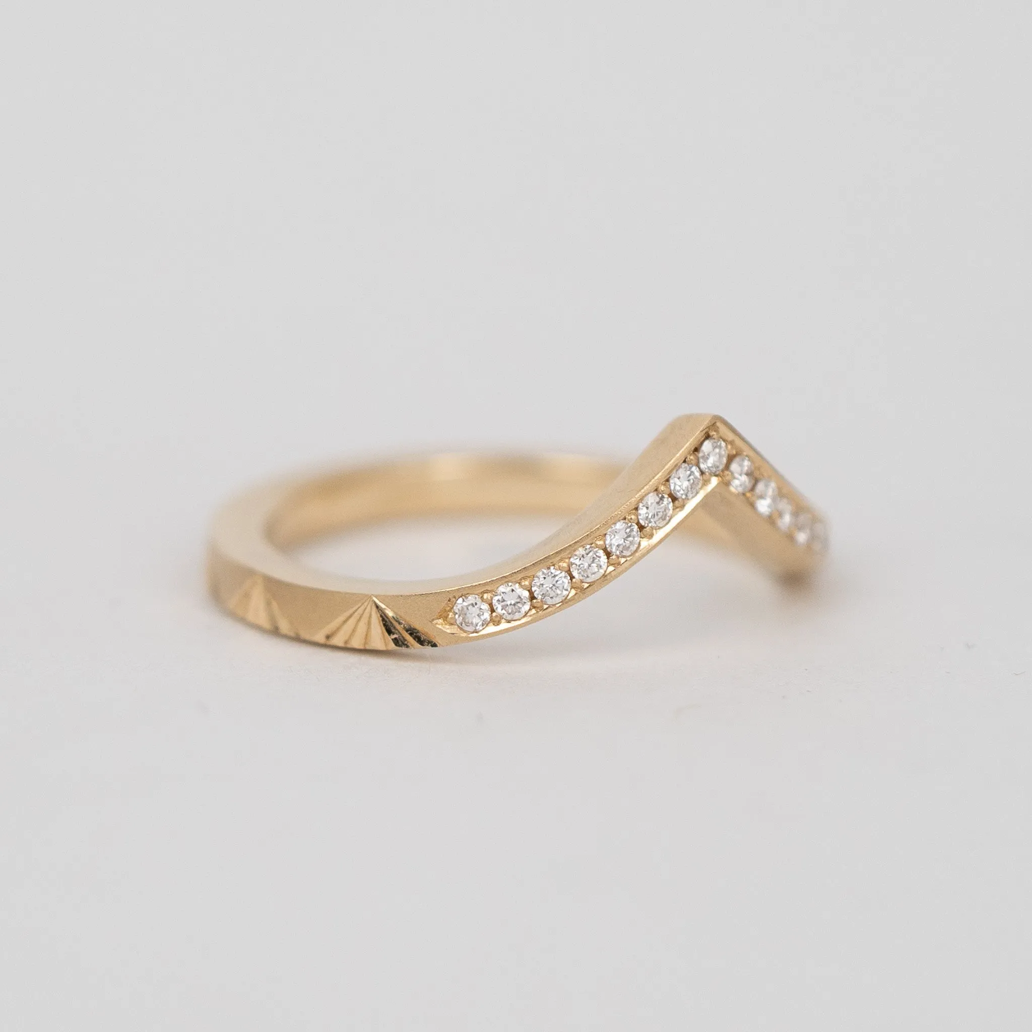 White Diamond Pavé Peak Aurelia Band